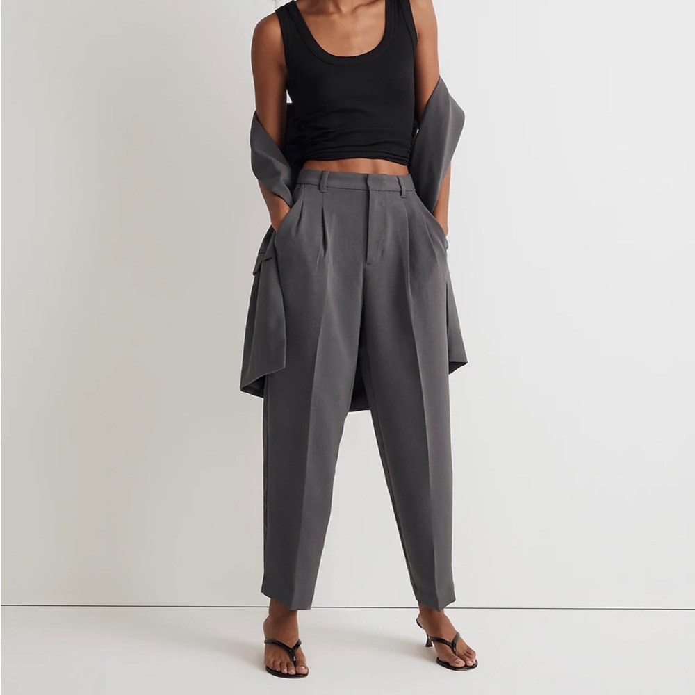 Madewell Pleated Tapered-Leg Pants in Easygoing Crepe